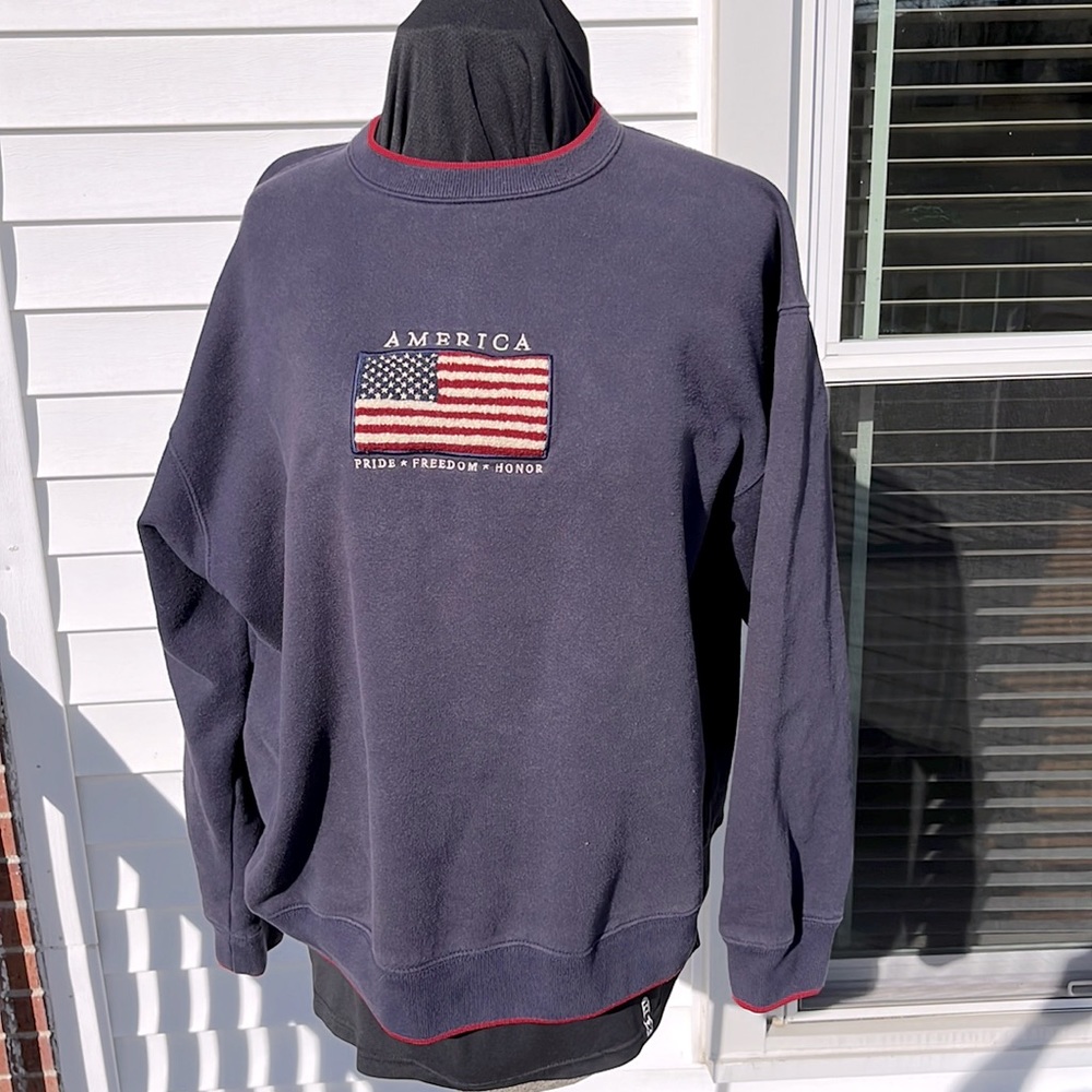 Men’s large, navy sweatshirt